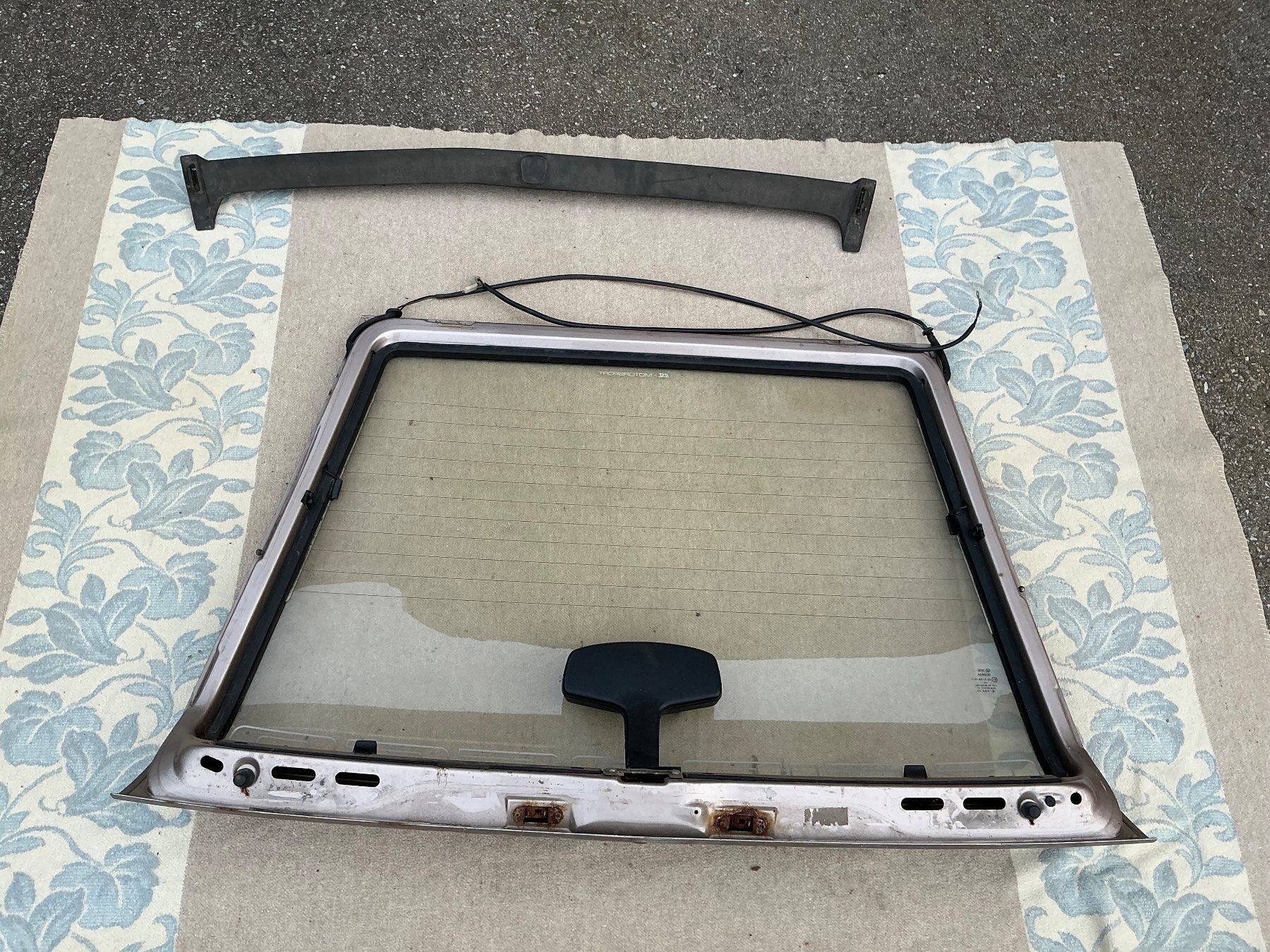 VW Tutti pezzi di ricambio auto: Heckklappe VW Scirocco 2 – Usato da Marbach LU venduto da bru_kk6q 1