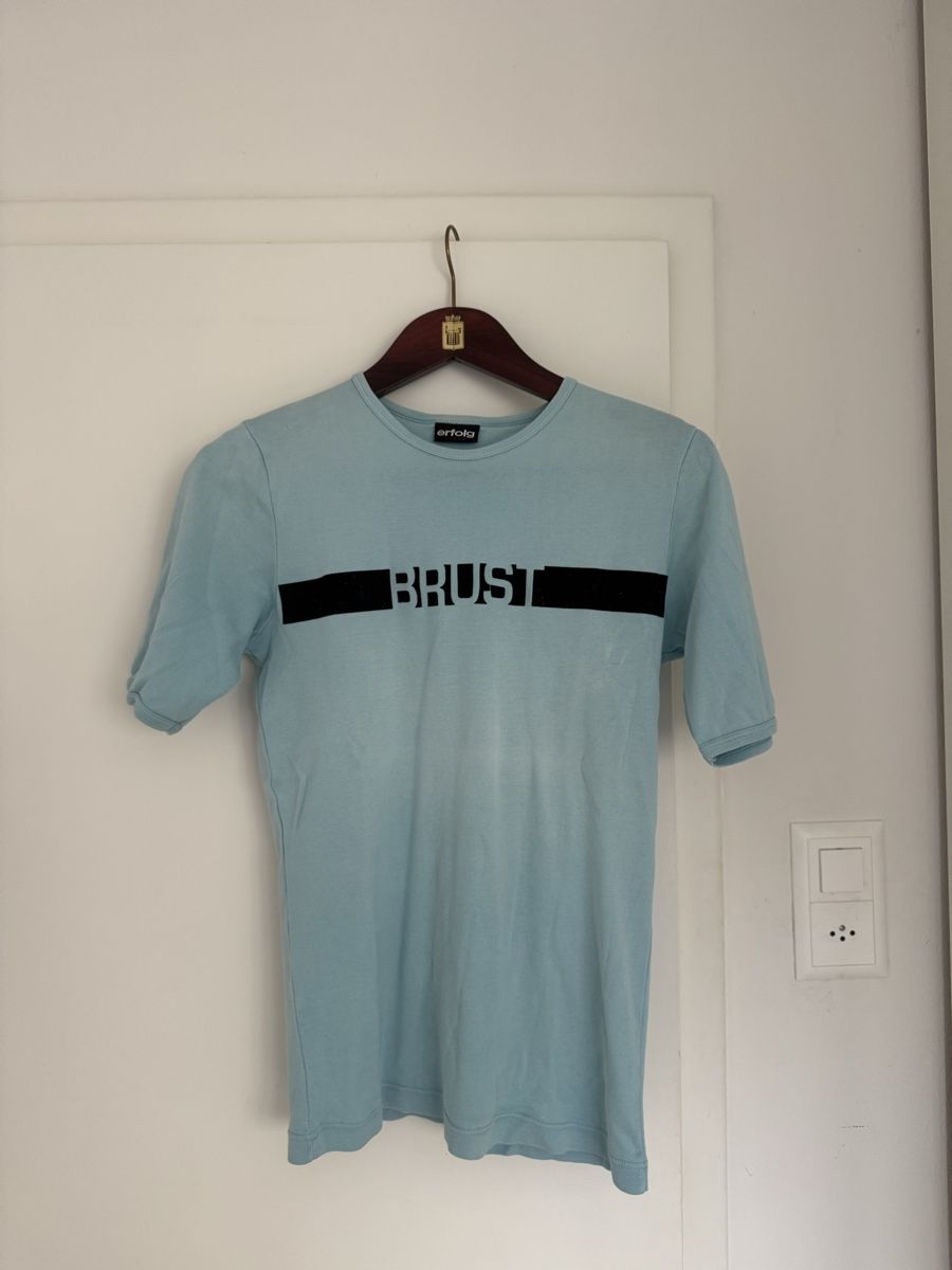 Erfolg T-shirt: erfolg t-shirt 100% Bio-Baumwolle – Usato da Bern venduto da priyankanns