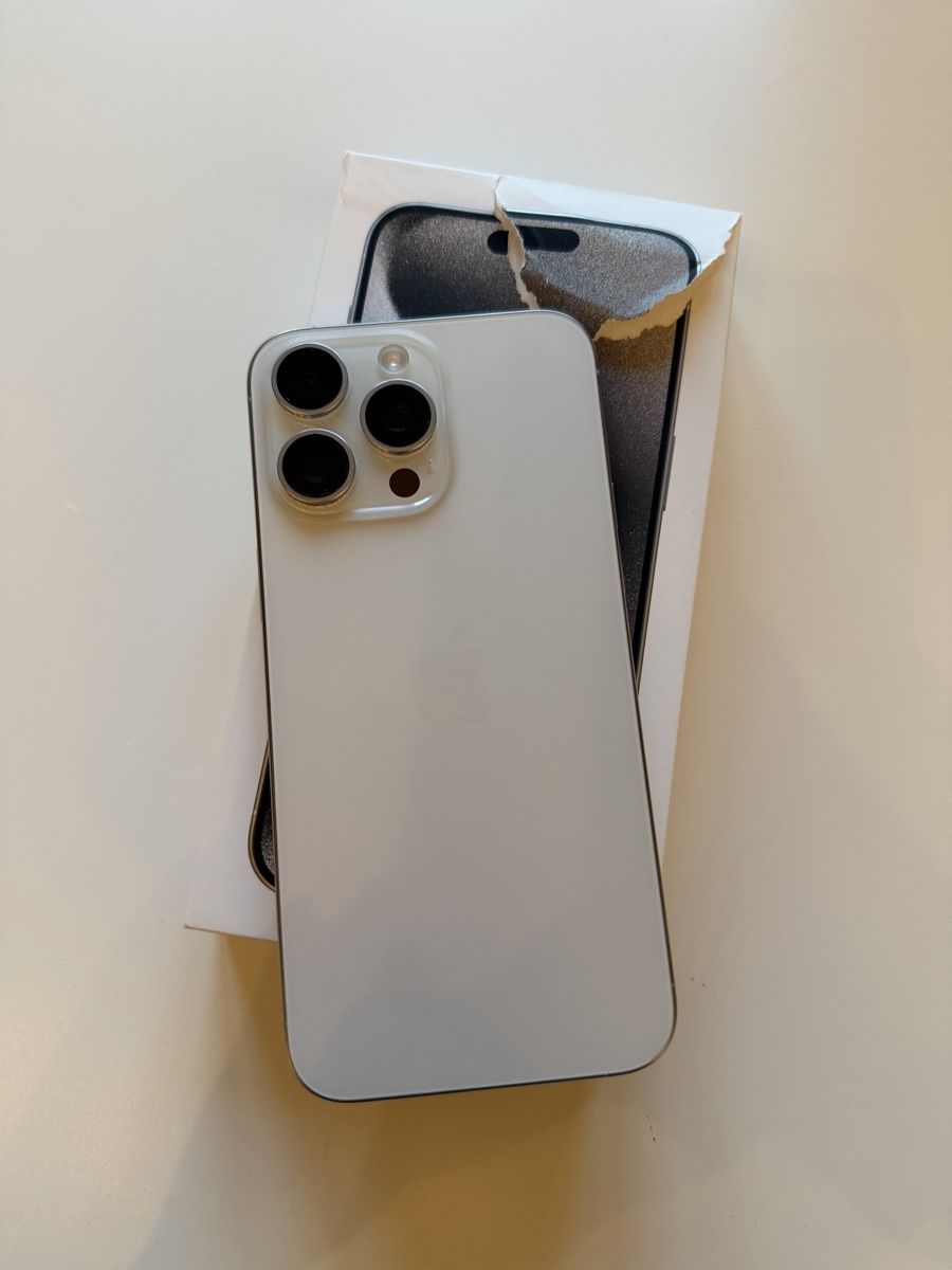 Apple Handys / Smartphones: Apple iPhone 15 Pro Max weiss – Gebraucht aus Immensee von car_899f 2