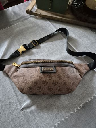 GUESS Bauchtasche