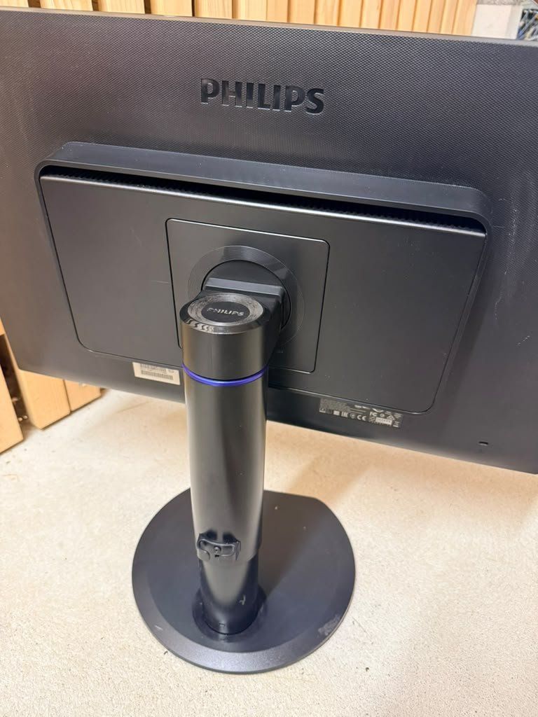 Ecrans: 2 Philips Monitore Full HD Bildschirm gebraucht – D'occasion à Glis par jak_q9gw 2