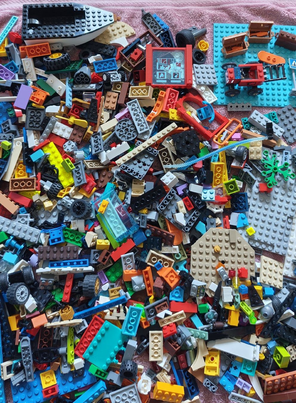 Lego Giocattoli: Lego Mix ca 1,3 Kilo – Usato da Effretikon venduto da Superkarin7