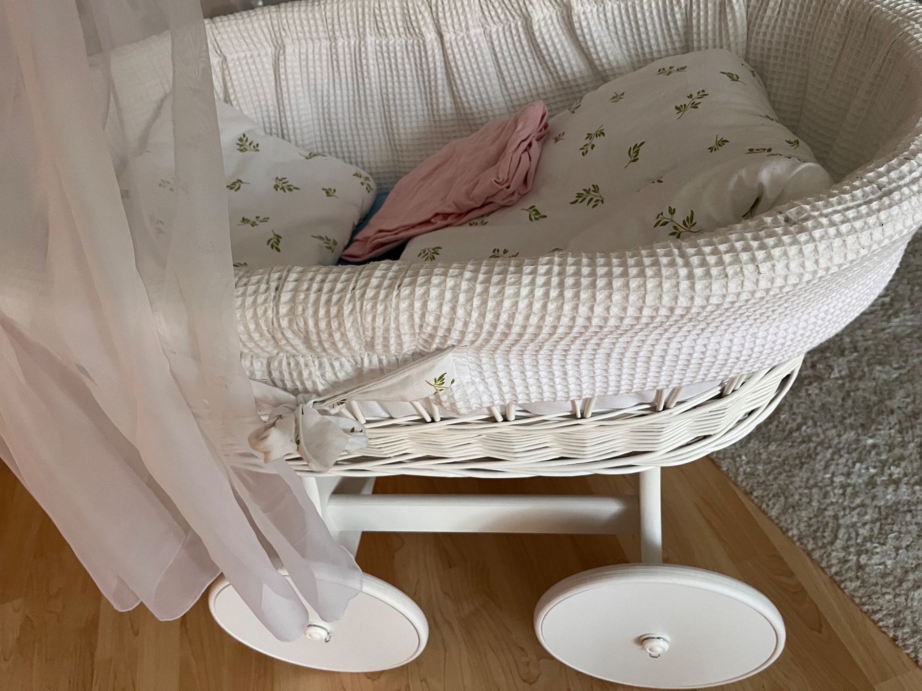 Wiegen & Stubenwagen: Stubenwagen/ Beistellbett 90x60cm – Gebraucht aus Herisau von giu_j6jr 2
