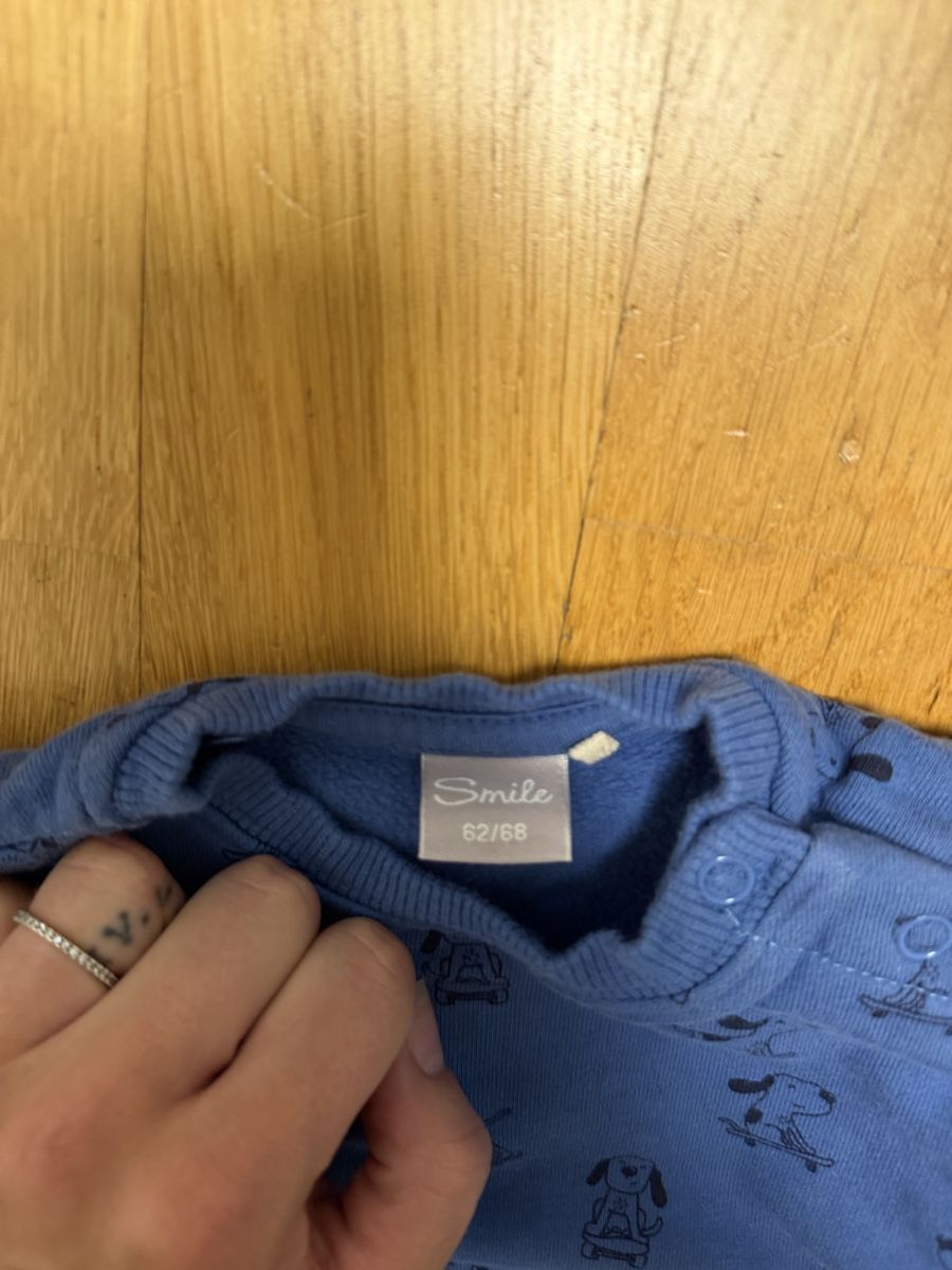 Maglioni & Felpe: Kinder Pullover hellblau Grösse 62/68 Motiv Hunde – Usato da Steinhausen venduto da NataliaRocky