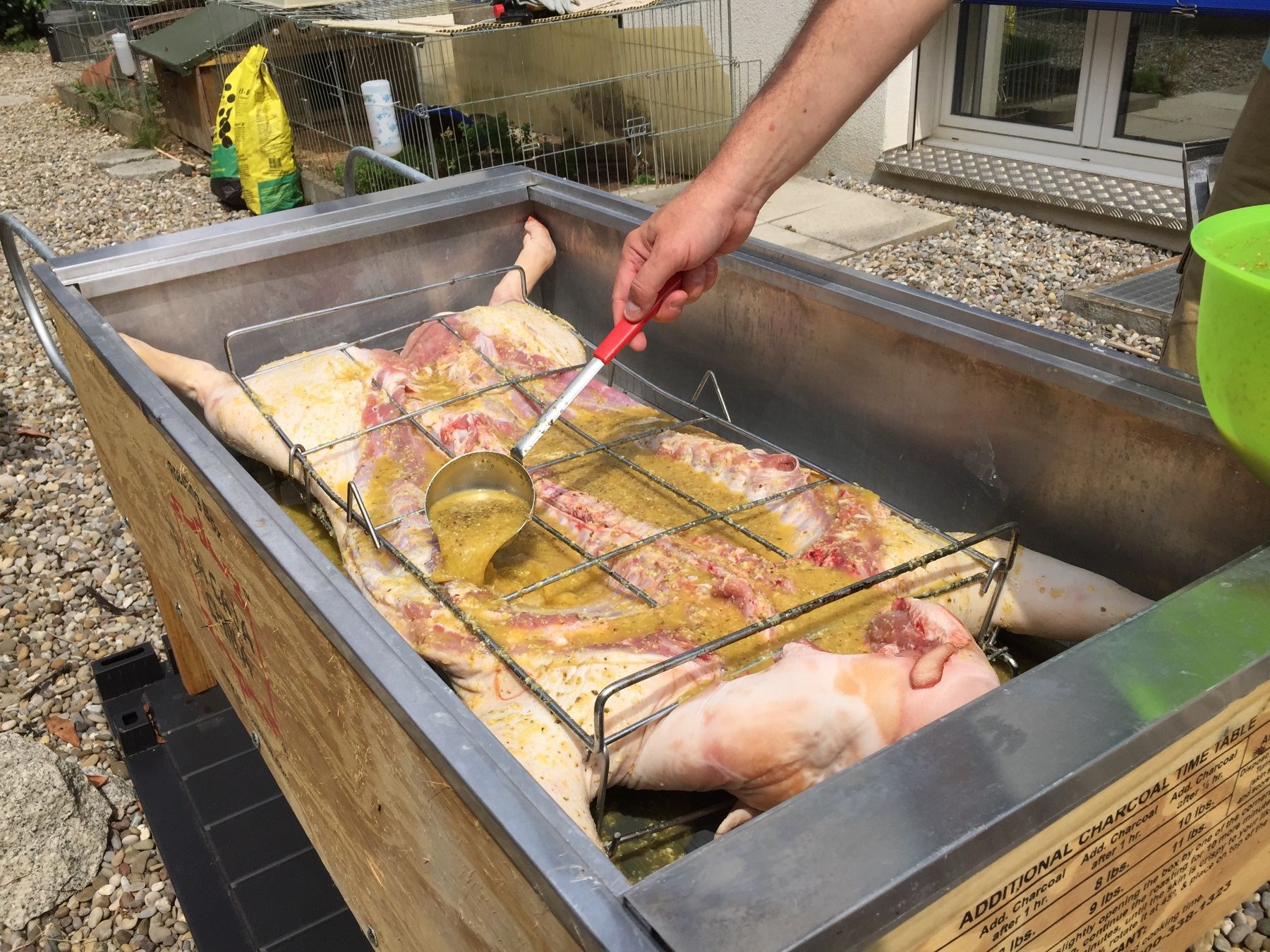 Grills: Für knusprige Spanferkel: BARBECUE GRILL BOX – Gebraucht aus Rietheim von Saxempire 6