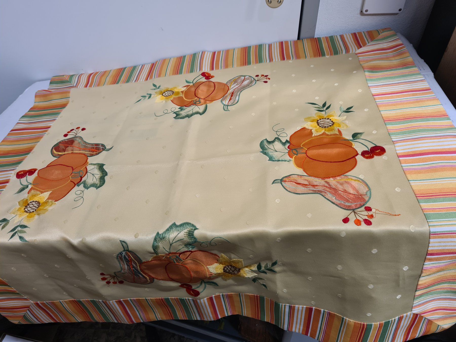 Altra biancheria da tavola: Altes Tischtuch, ca. 85 x 85 cm – Usato da Amriswil venduto da used2use 3