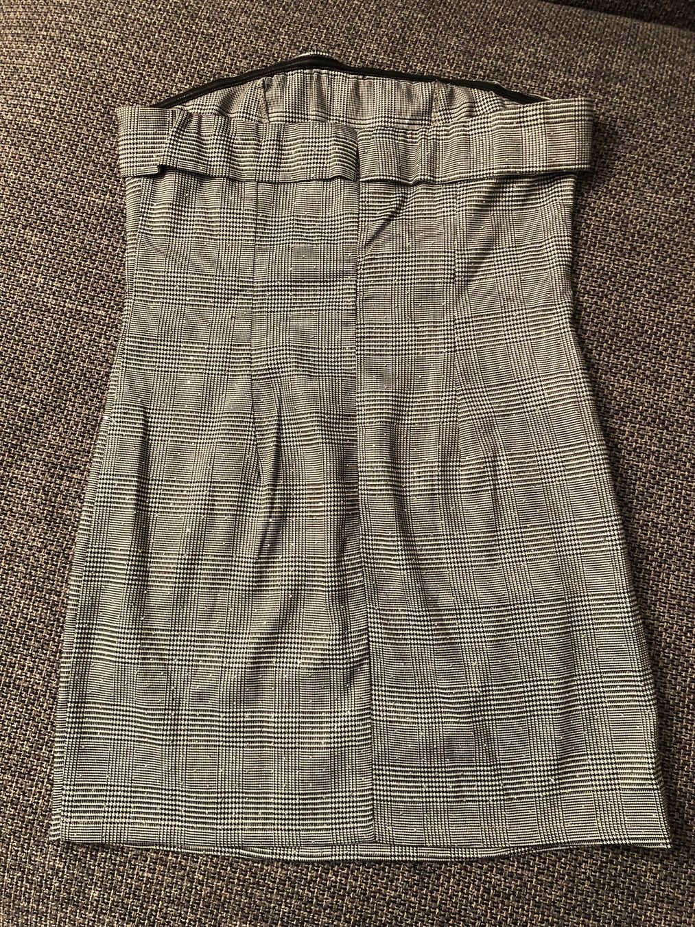 Vestiti: Grau Schwarzes Kleid mit Glitzerperlen, Gr. M – Nuovo e nell'imballaggio originale da Langnau am Albis venduto da snla_scc9 1
