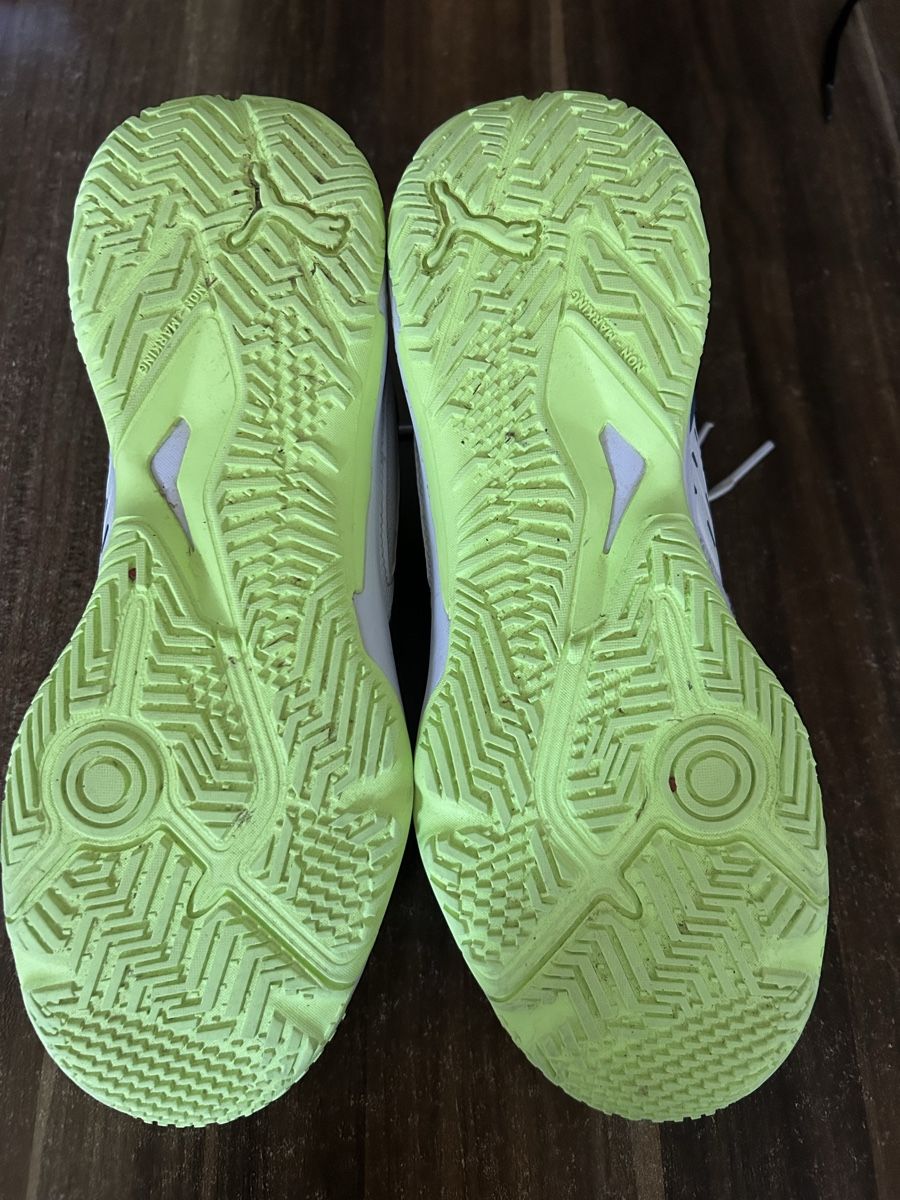 Puma Schuhe für Jungen: Puma Hallenturnschuhe Grösse 38 – Gebraucht aus Lützelflüh-Goldb von Sonique6 2