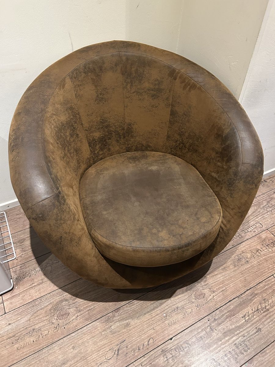 Divani: Chestelfield Sofa und zwei Sessel – Usato da Wald ZH venduto da cor_v5gs 4