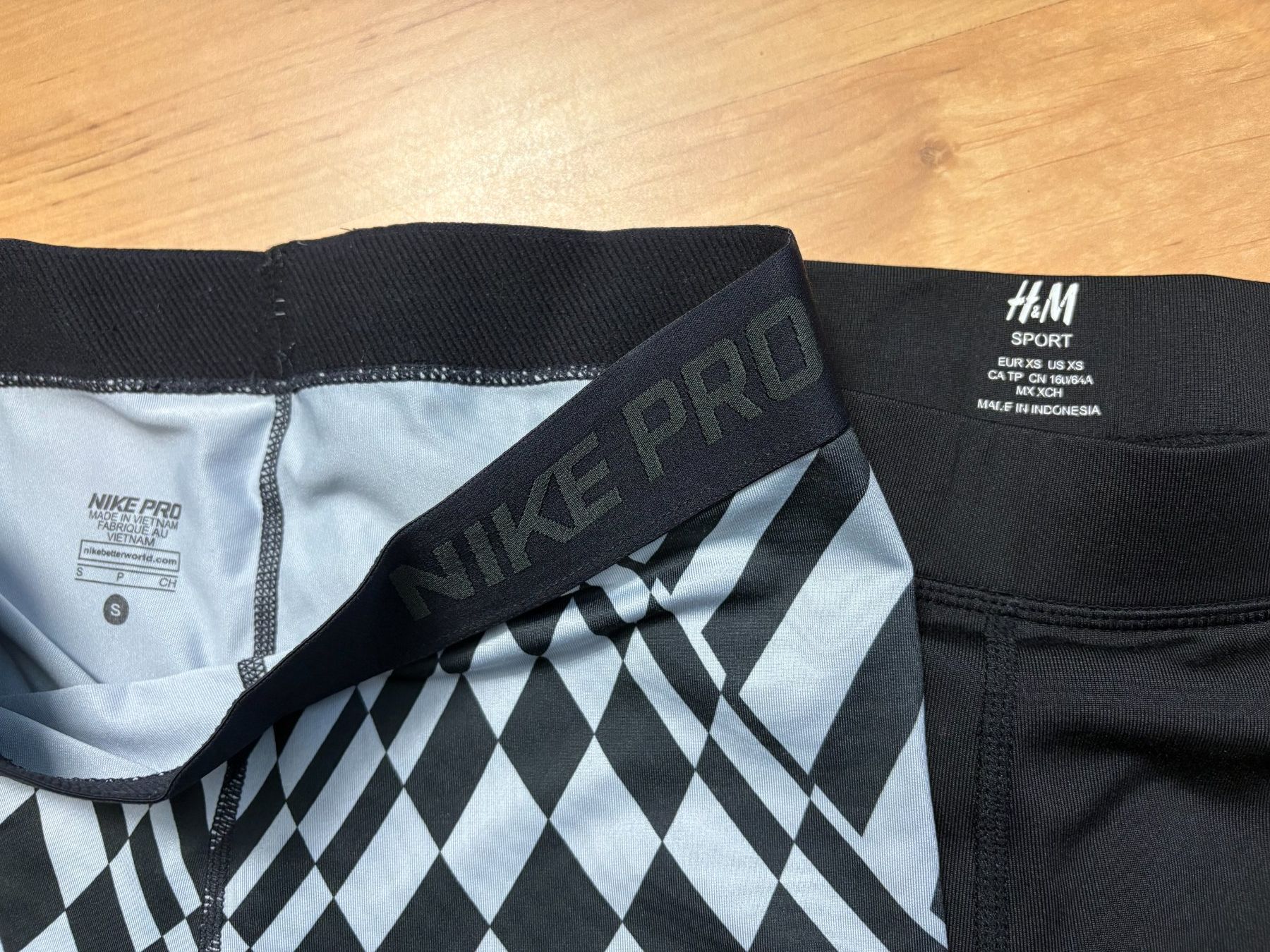 Nike Leggings: Set aus 2 Capri-Leggings Gr. S – Gebraucht aus Willisau von ani_gtk8 2