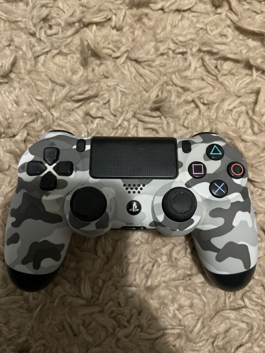 Sony Controller: PlayStation 4 Controller, Camouflage – Usato da Unterkulm venduto da AnoliOccasion 5