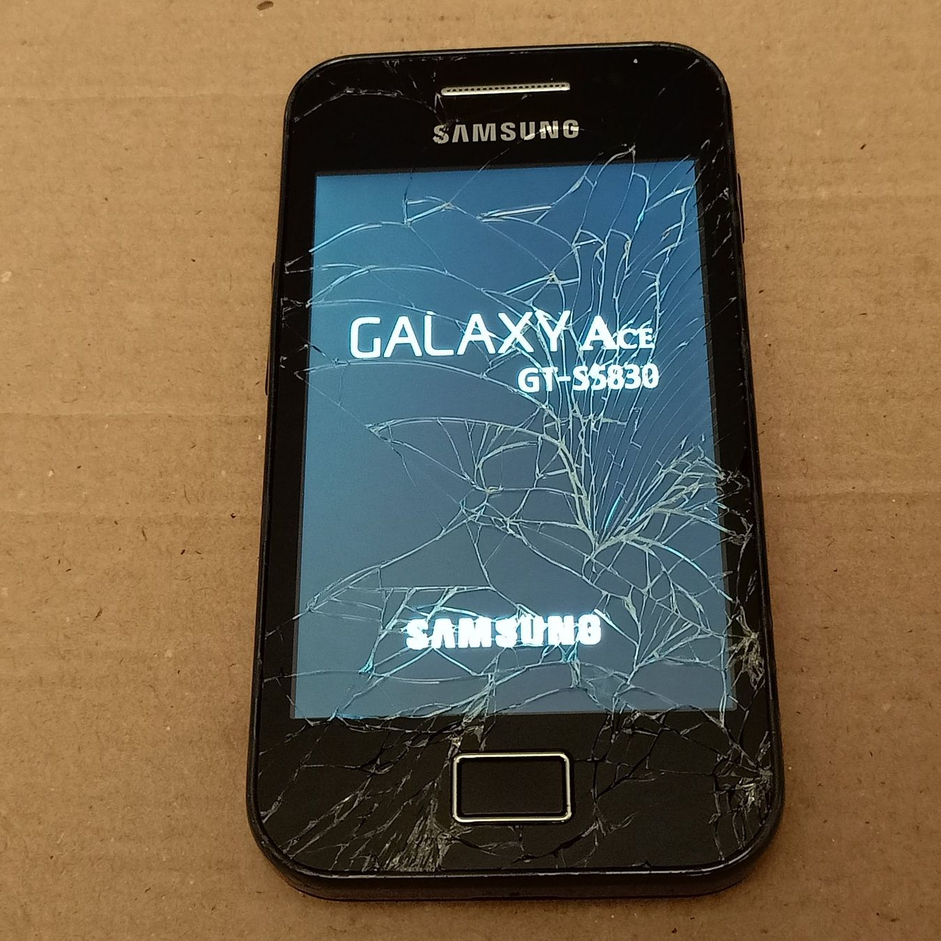 Samsung Telefoni cellulari / Smartphones: Android Handy: Samsung Galaxy Ace S5830 – Usato da Winterthur venduto da Opusco