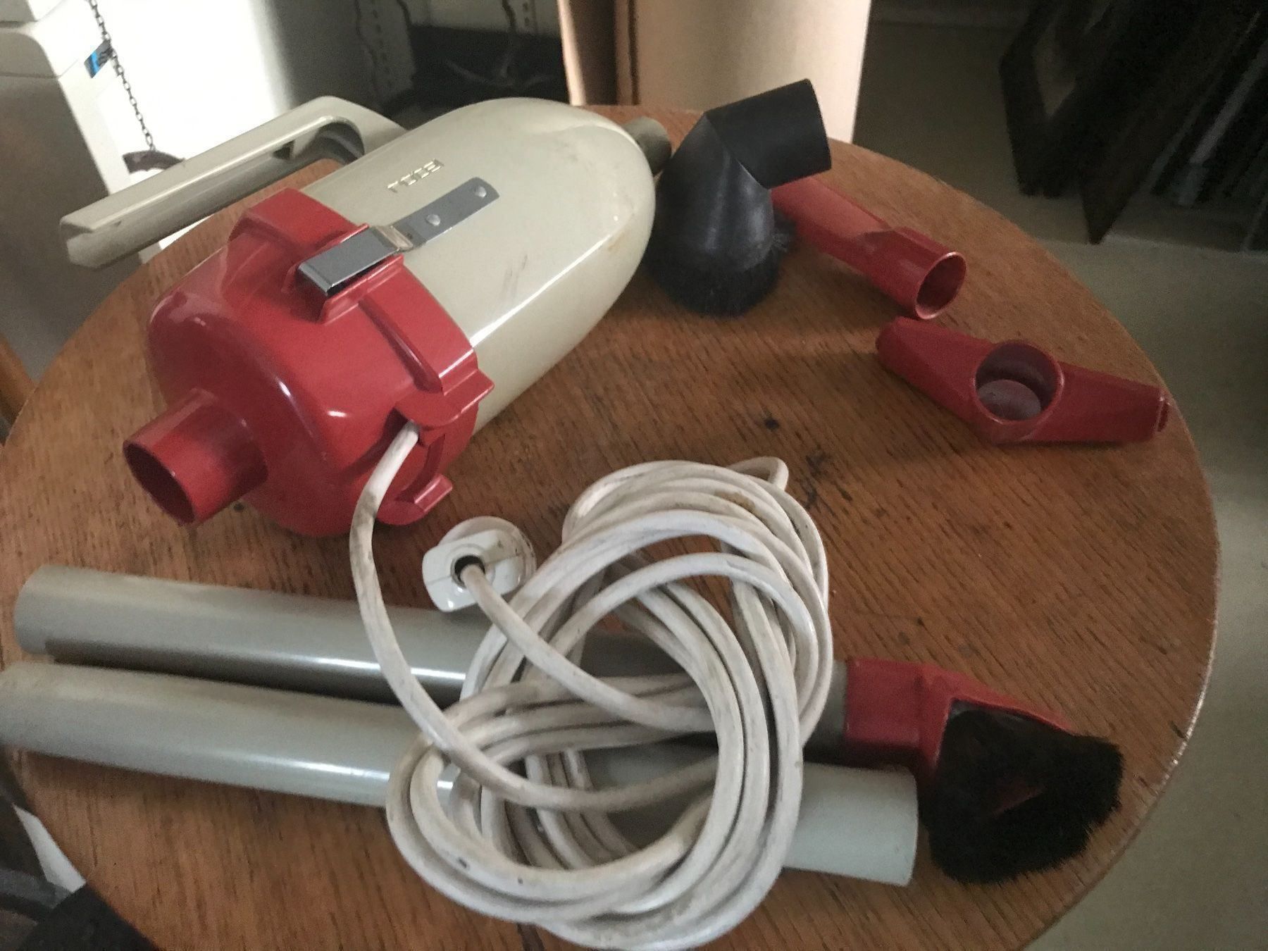 Rotel Aspirapolveri & Accessori: Alter Rotel Handstaubsauger – Usato da Solothurn venduto da Spicar