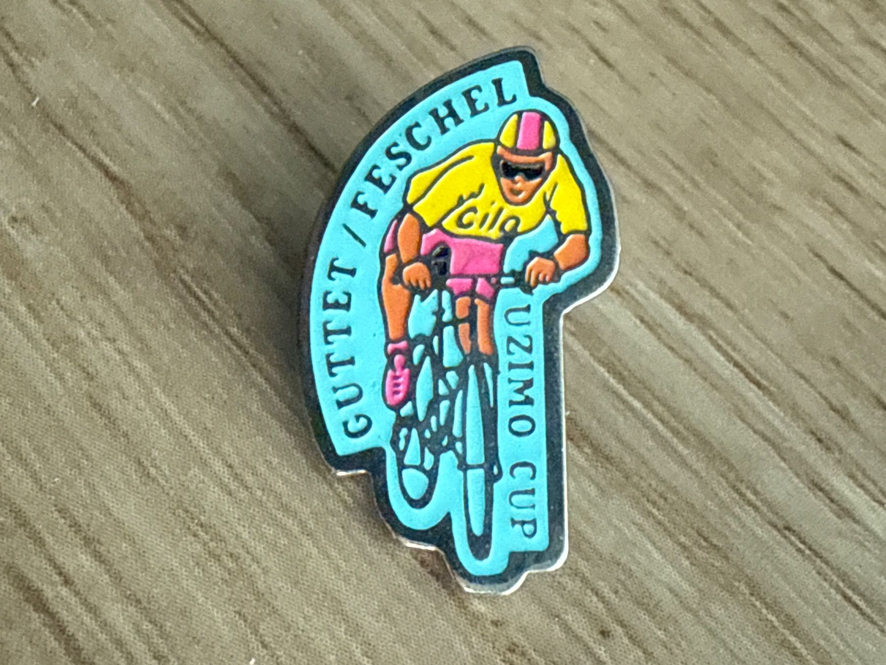 Plaquettes & Badges: Pin Guttet Feschel Uzimo Cup – D'occasion à Glattbrugg par Schweigmatt