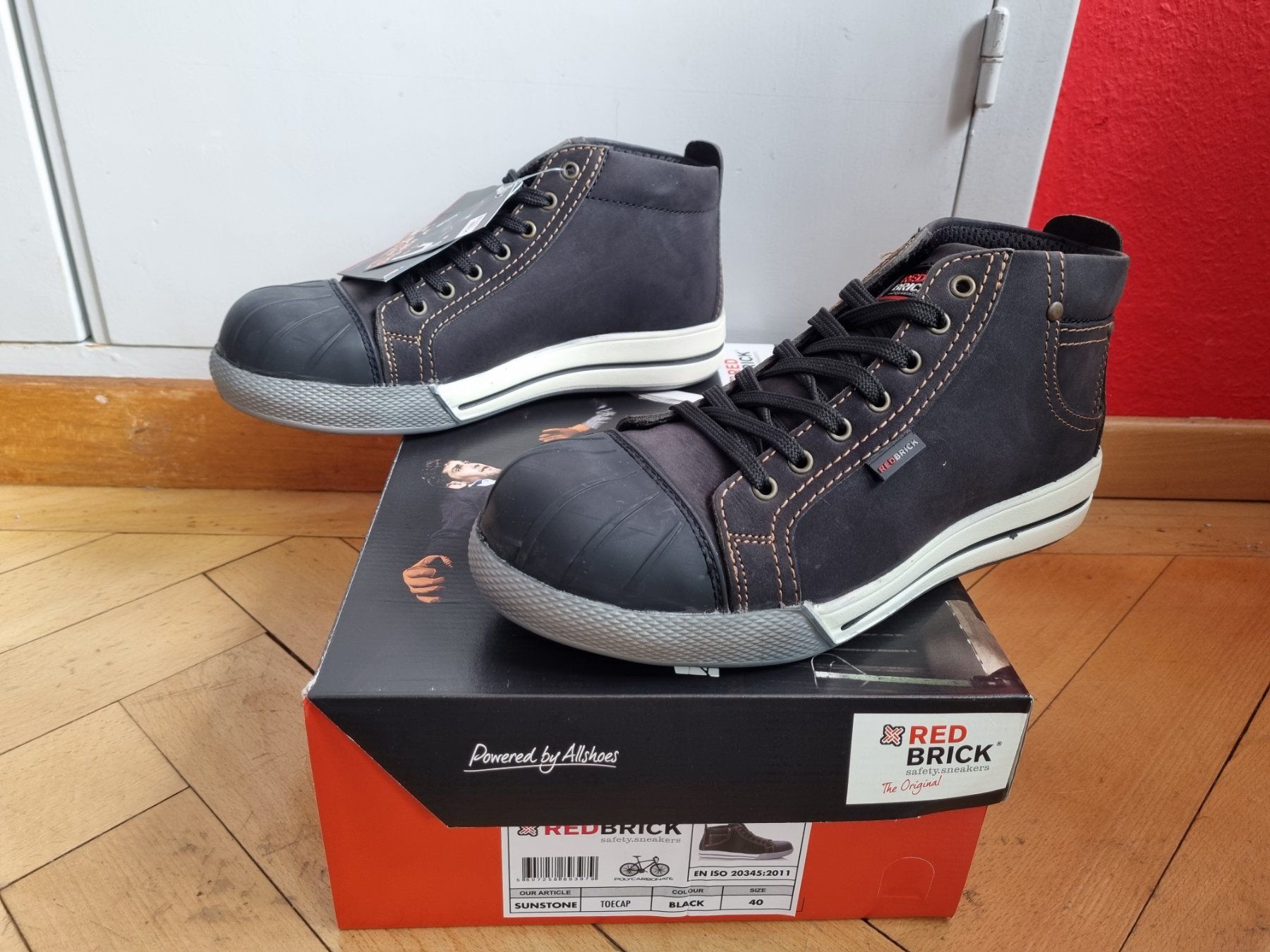 Scarpe da uomo: Red brick Sicherheitsschuh Grösse 41 – Nuovo e nell'imballaggio originale da Schönenwerd venduto da Chez_Mimi
