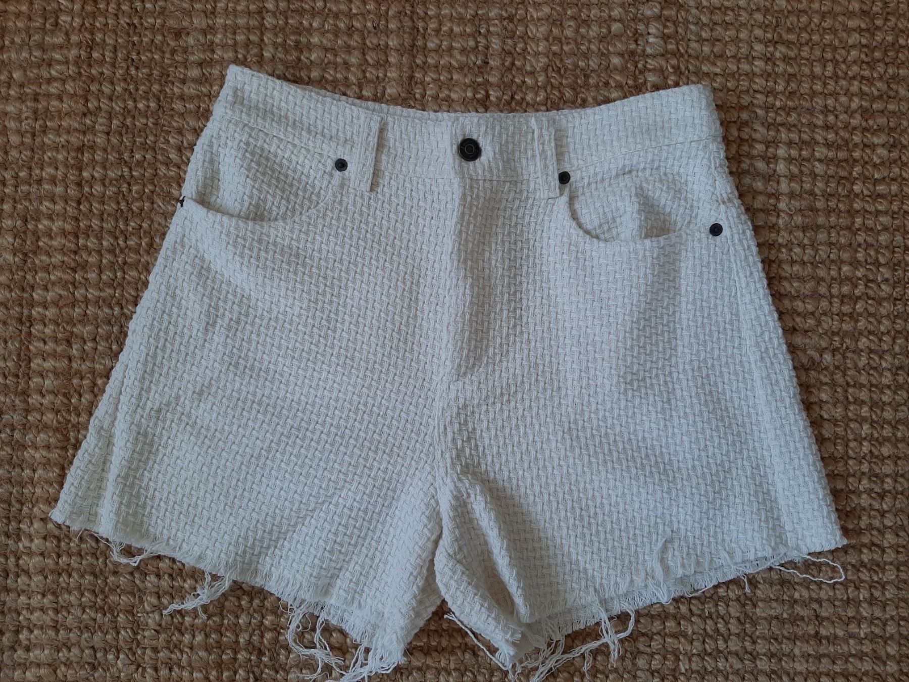Pantaloni: Short blanc en nid d'abeille – Usato da Lausanne venduto da Cognitia