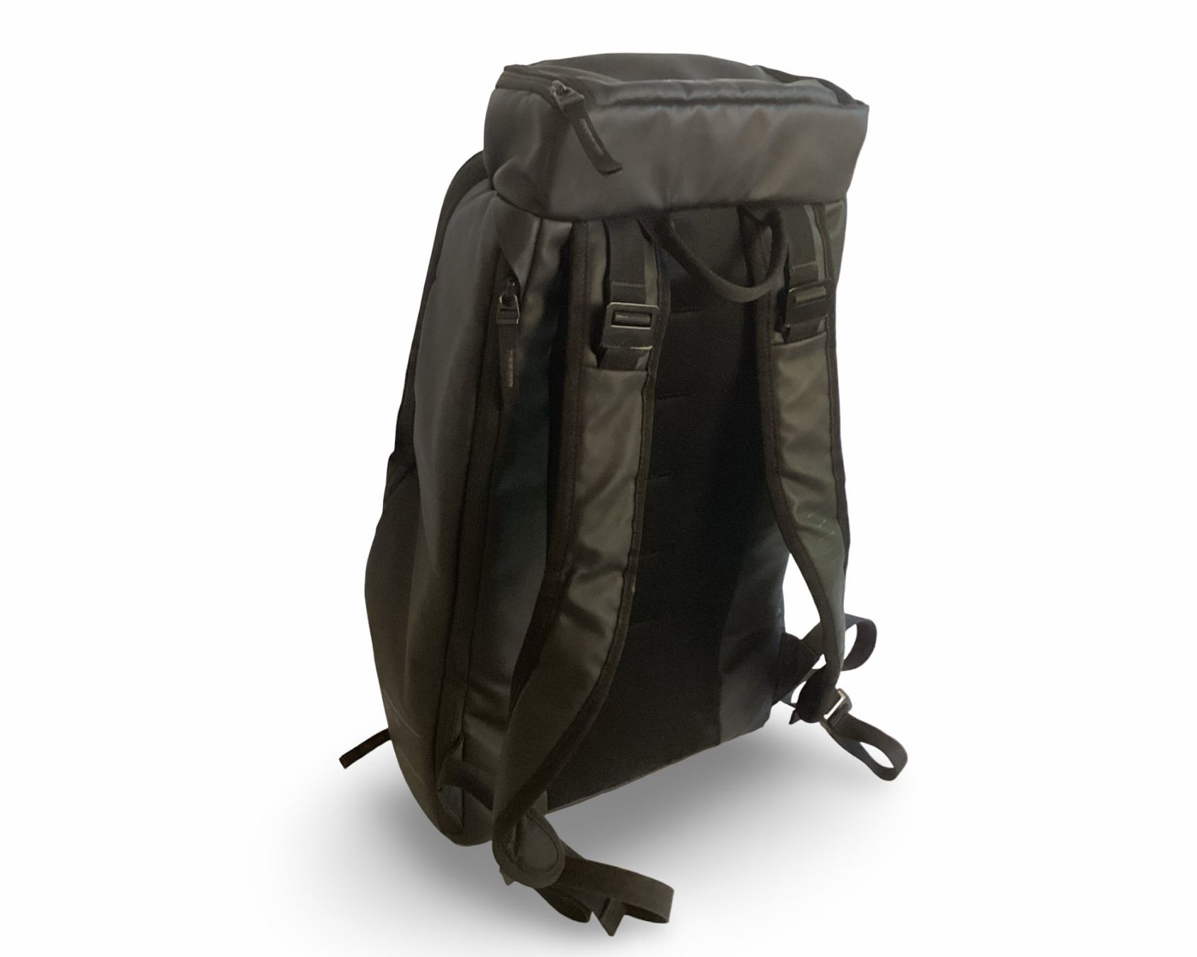 Zaini: D_b_ Rucksack schwarz 30l – Usato da Zürich venduto da Restwert_Zuerich 1