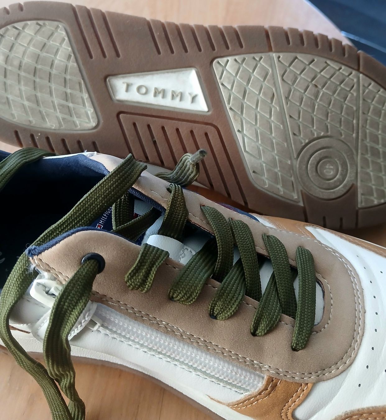 Tommy Hilfiger Scarpe per ragazzi: Chaussures garçon Tommy Hifliger 40 – Usato da Courtion venduto da onl_2qp2 2