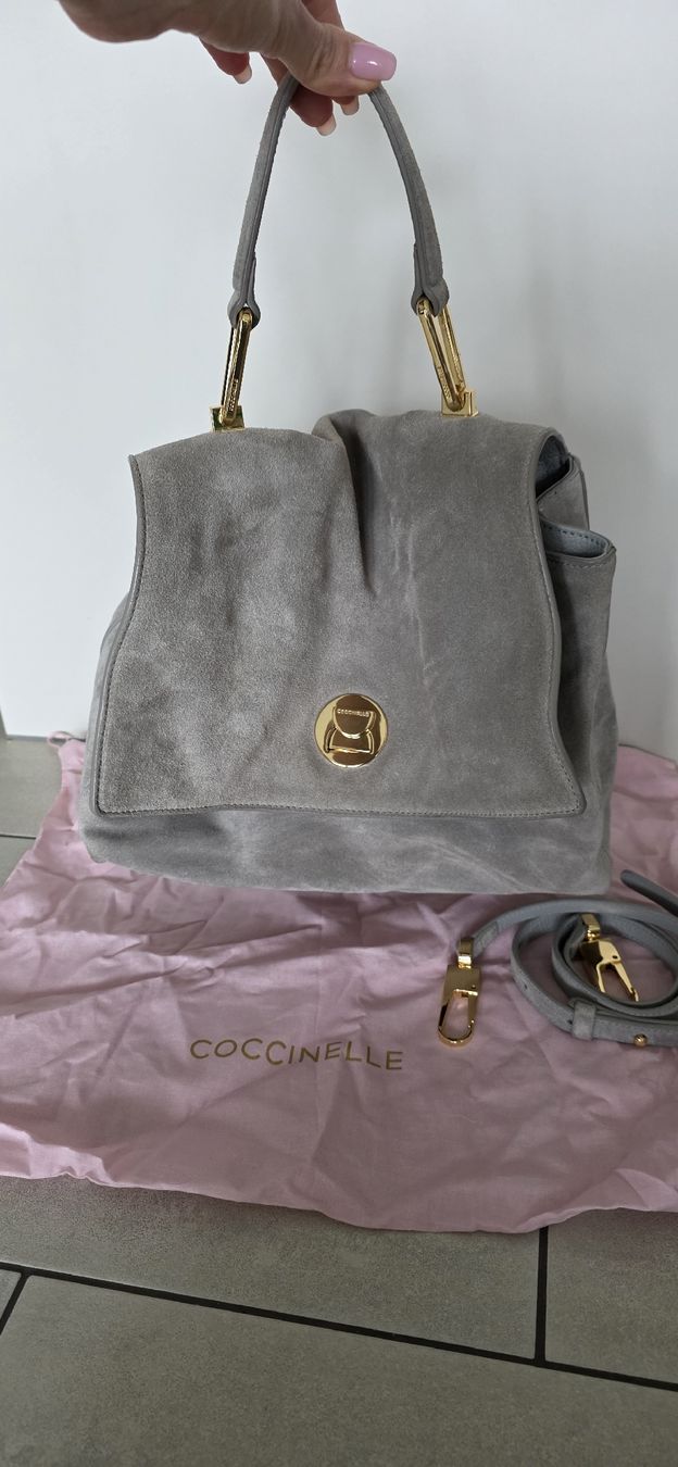Coccinelle Borse da donna: Coccinelle Tasche Modell Liya mit Staubbeutel . – Nuovo (secondo la descrizione) da Rümlang venduto da ilc_vm5p 1