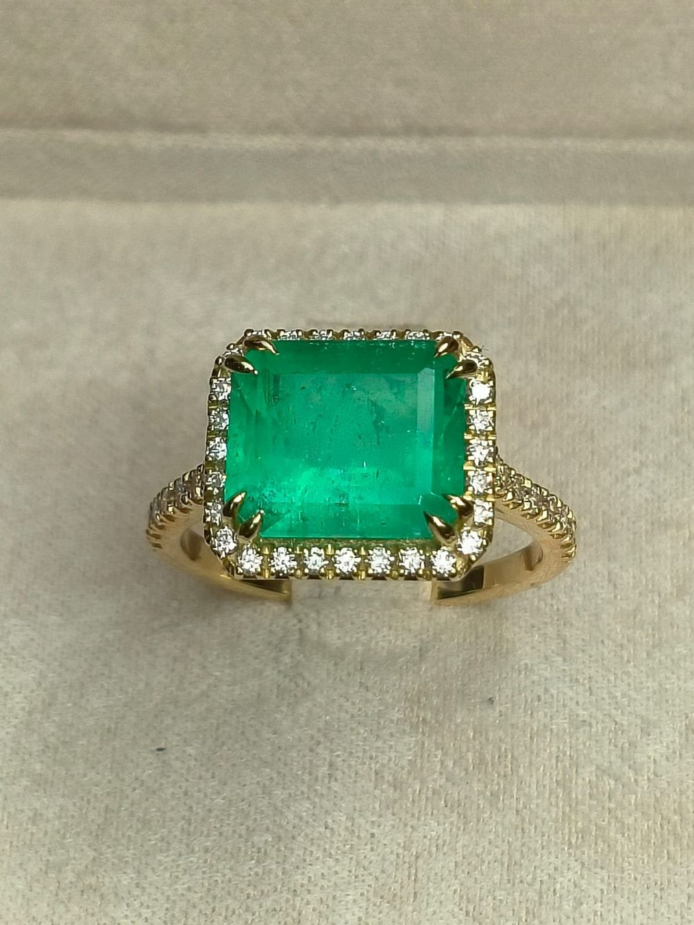 Bagues: Bague Solitaire Émeraude – Neuf avec emballage d'origine à La Chaux-de-Fonds par curtitswisswatches 2