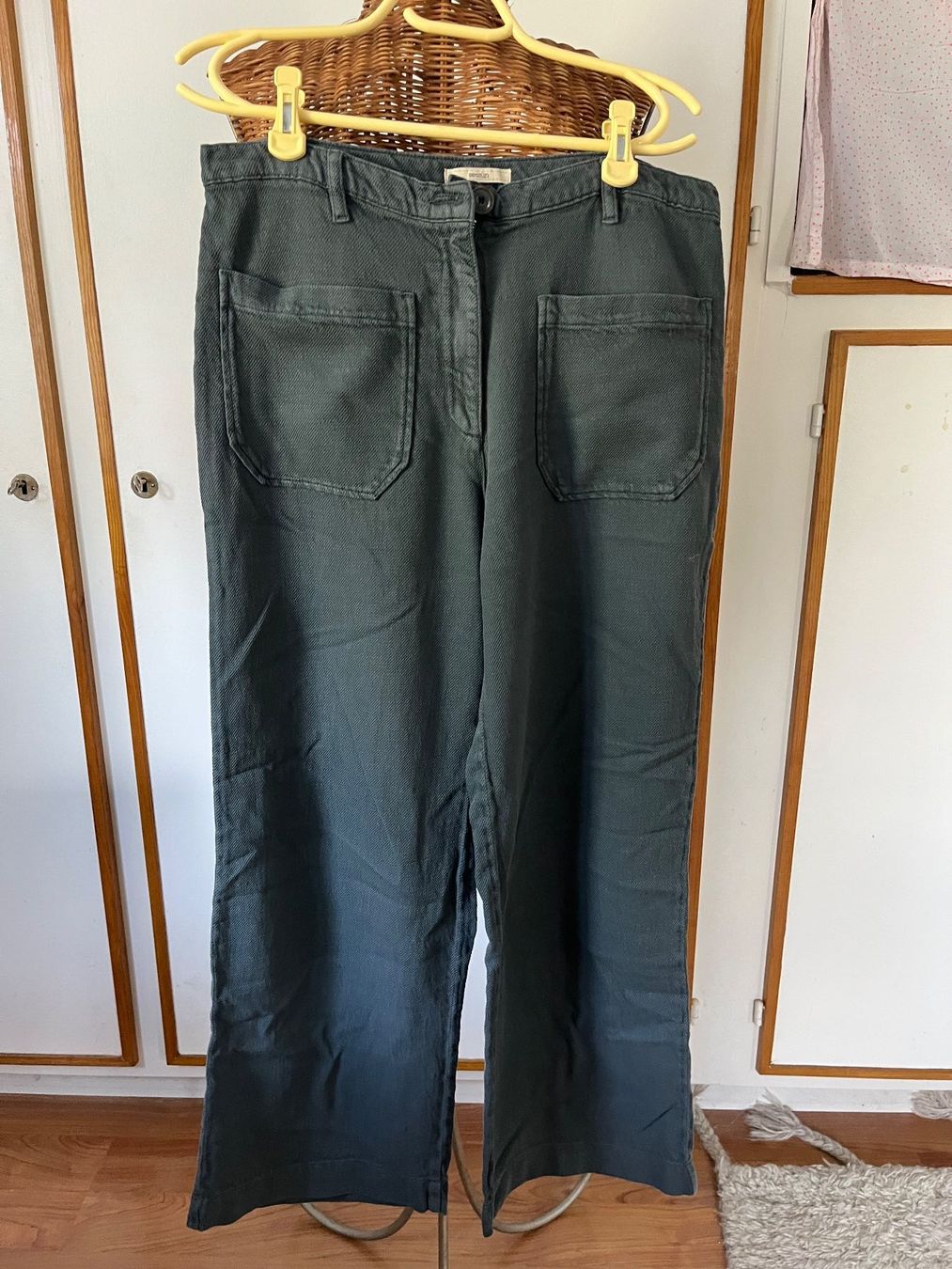 Sessun Pantaloni: Sessun Hose "Hendricks" Gr. L, grün – Usato da Utzenstorf venduto da Ismaele 2