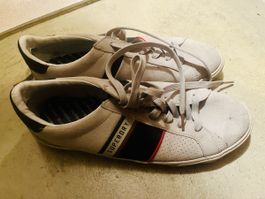 Superdry Sneaker / Turnschuhe aus Wildleder – Hellgrau/Beige