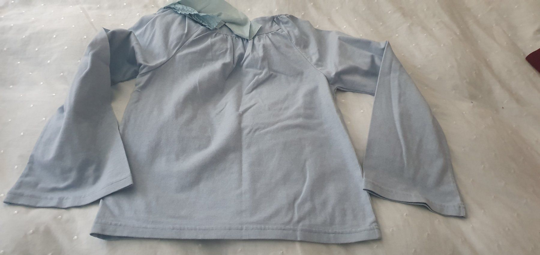 Blouses, T-shirts & Tops: Bluse/ Top von DKNY Gr 122-128 – D'occasion à Pfaffhausen par mai2002