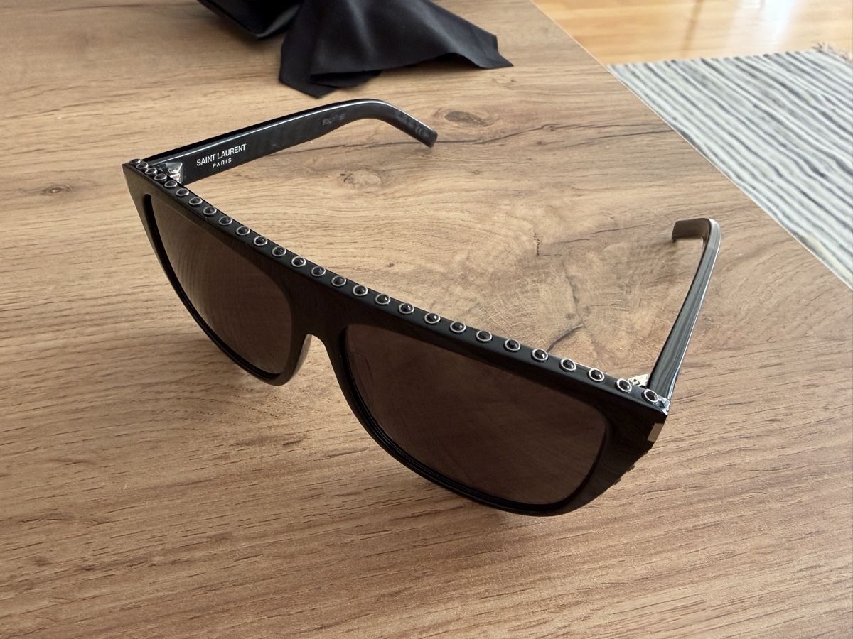 Saint Laurent Occhiali & Lenti: Saint Laurent Sunglasses Black studs sunglasses – Nuovo (secondo la descrizione) da Steinhausen venduto da mar_8y57 5