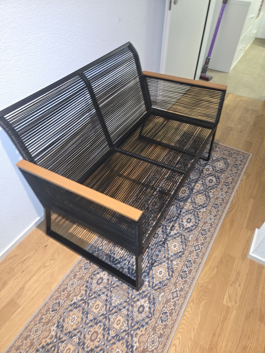 Bänke: Gartensofa 2-Sitzer schwarz – Gebraucht aus Bremgarten AG von MrReefaven 3