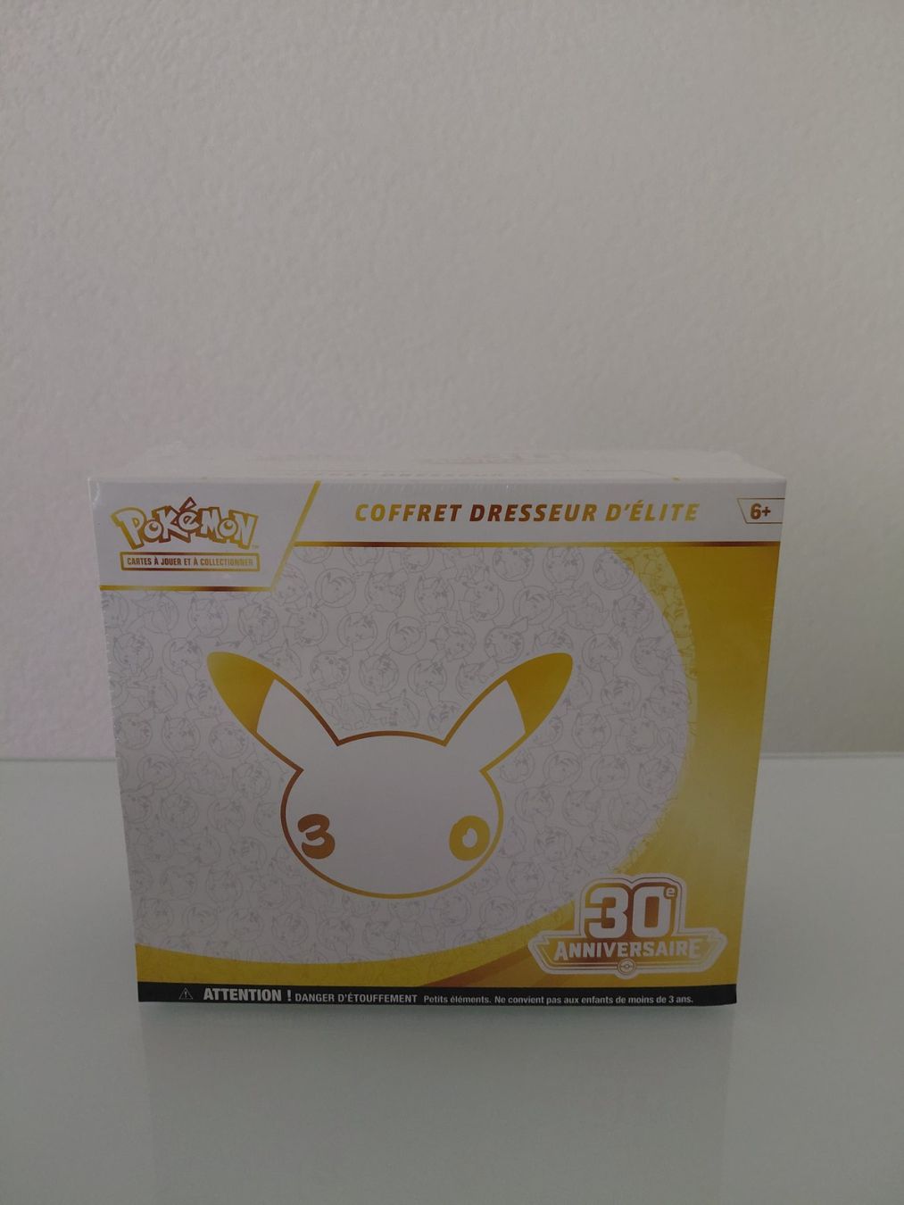 Pokémon Sammelbilder & Trading cards: ETB Pokémon 30 ans Fr scellée – Neu und originalverpackt aus YVERDON-LES-BAINS von Tony-no