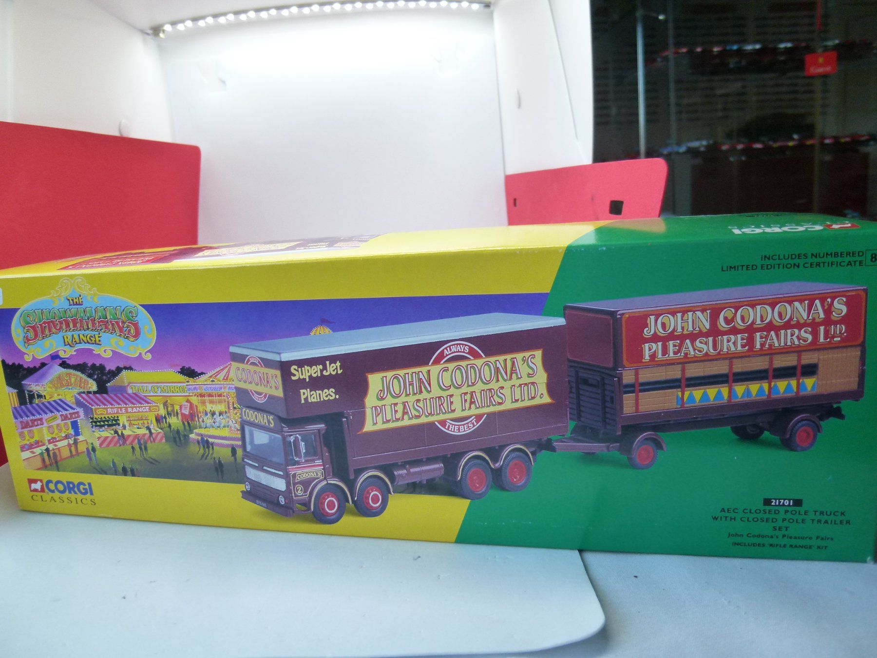 Corgi Toys Voitures modèles: Corgi Classics - AEC Closed Pole Truck "John Codonies" Set – Neuf (Voir description) à Reiden par mondial2
