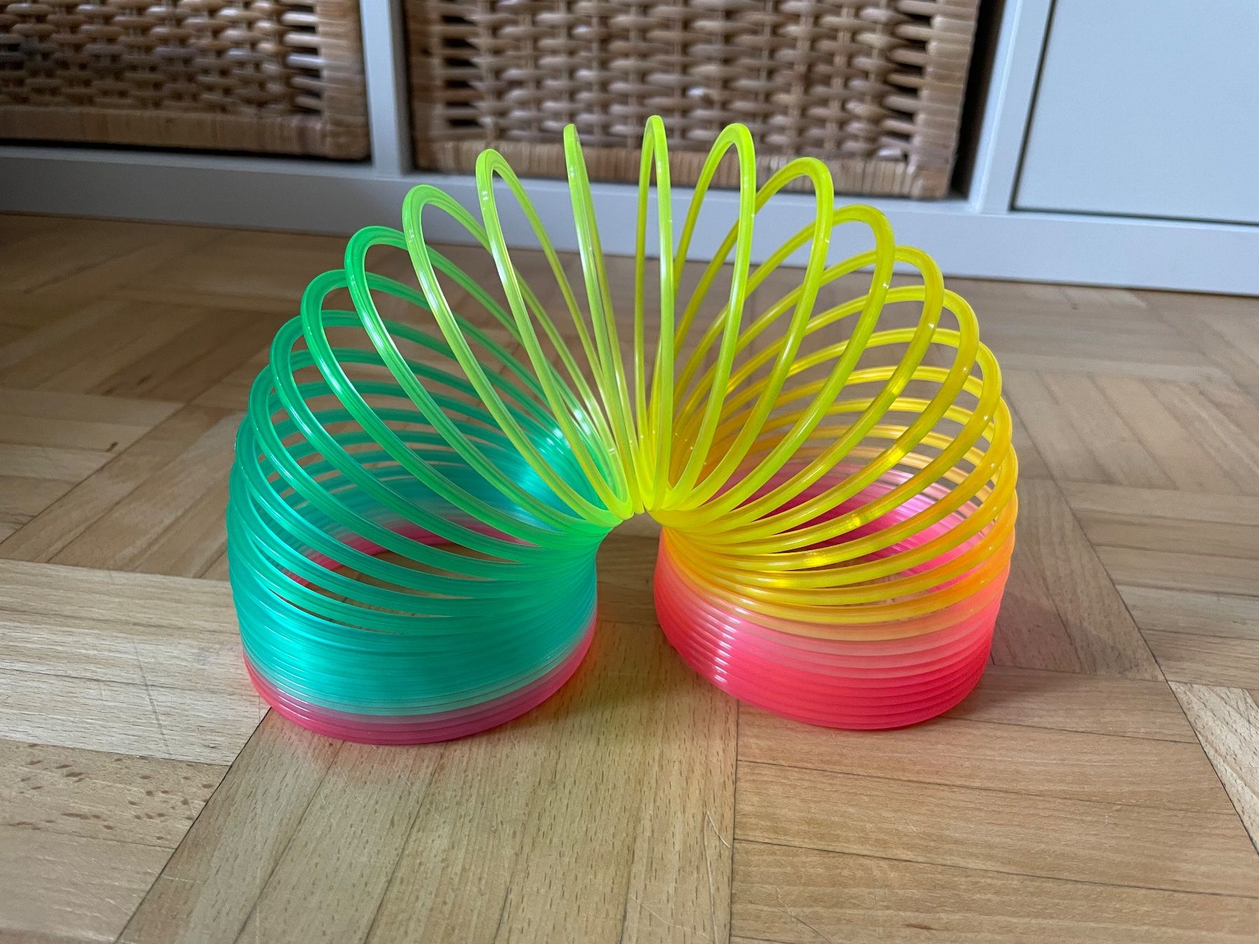 Giocattoli: Treppenläufer, Regenbogenfeder – Nuovo (secondo la descrizione) da Zürich venduto da mar_xfn9