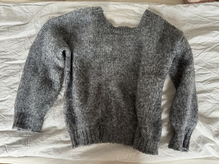 Grauer Strickpullover, Grösse M