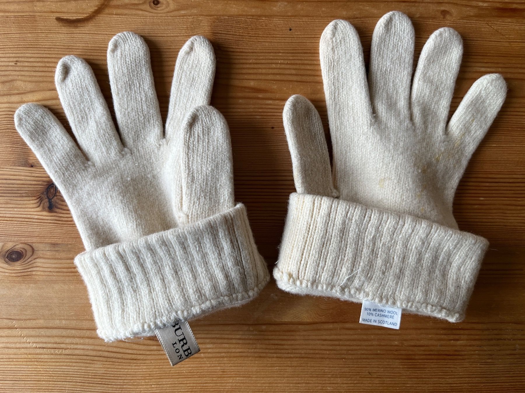 Burberry Guanti & manicotti: Original BURBERRY gloves – Usato da Winterthur venduto da L.K.I. 2