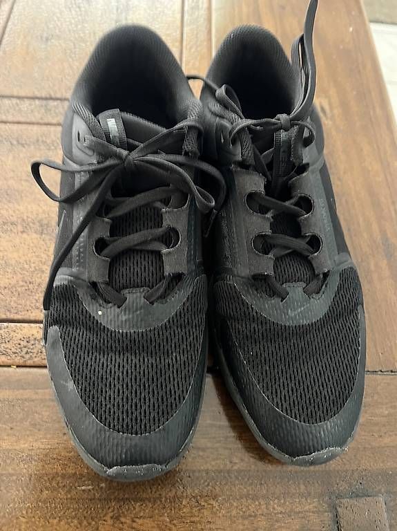 Herrenschuhe: Scarpe Nike 40 – Gebraucht aus Viganello von bia_x25w