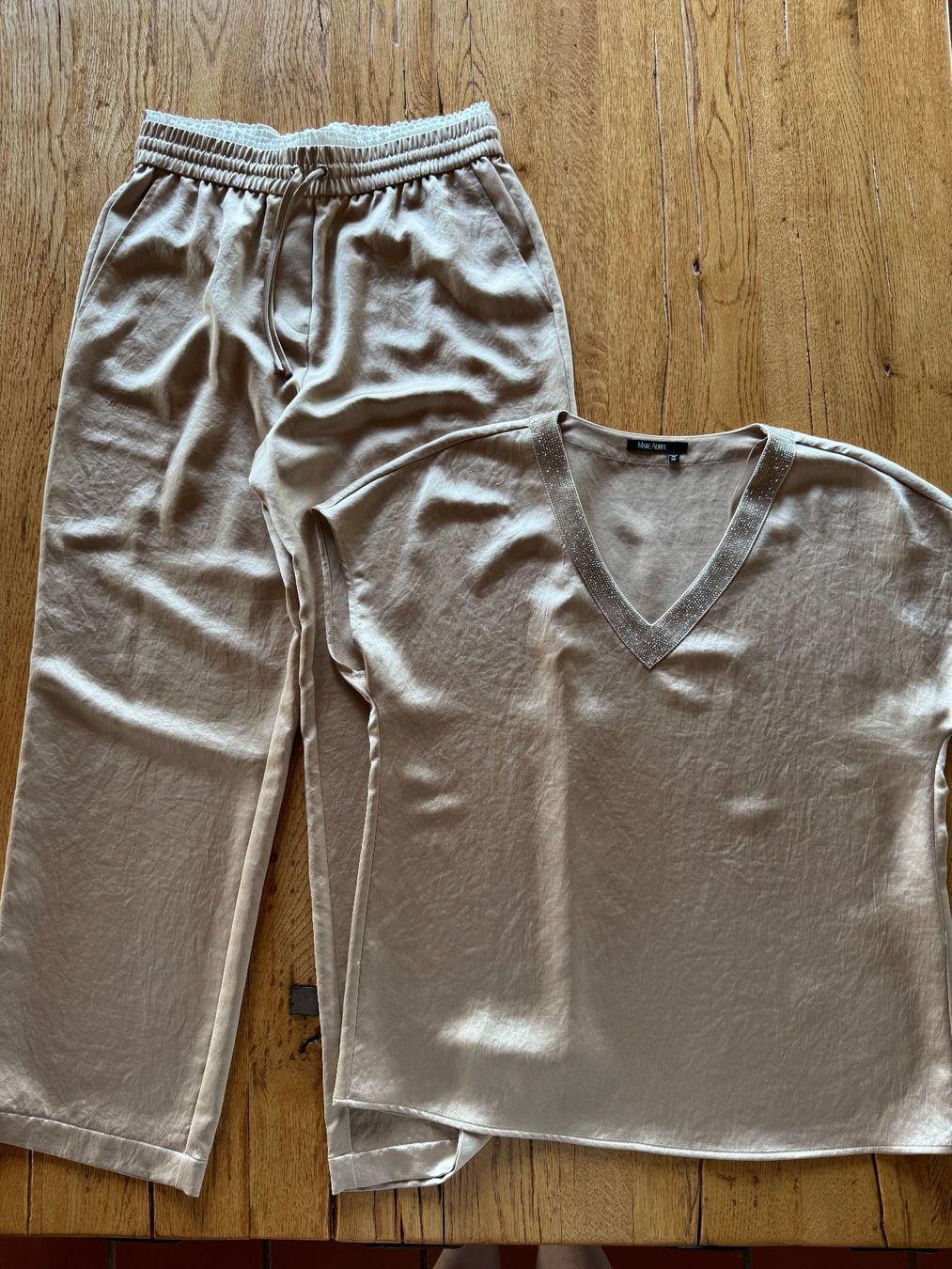 Completi & Tailleur: Wunderschönes Marc Aurel Set, Gr. 36 Neu! – Nuovo (secondo la descrizione) da Oberrohrdorf venduto da maggys15