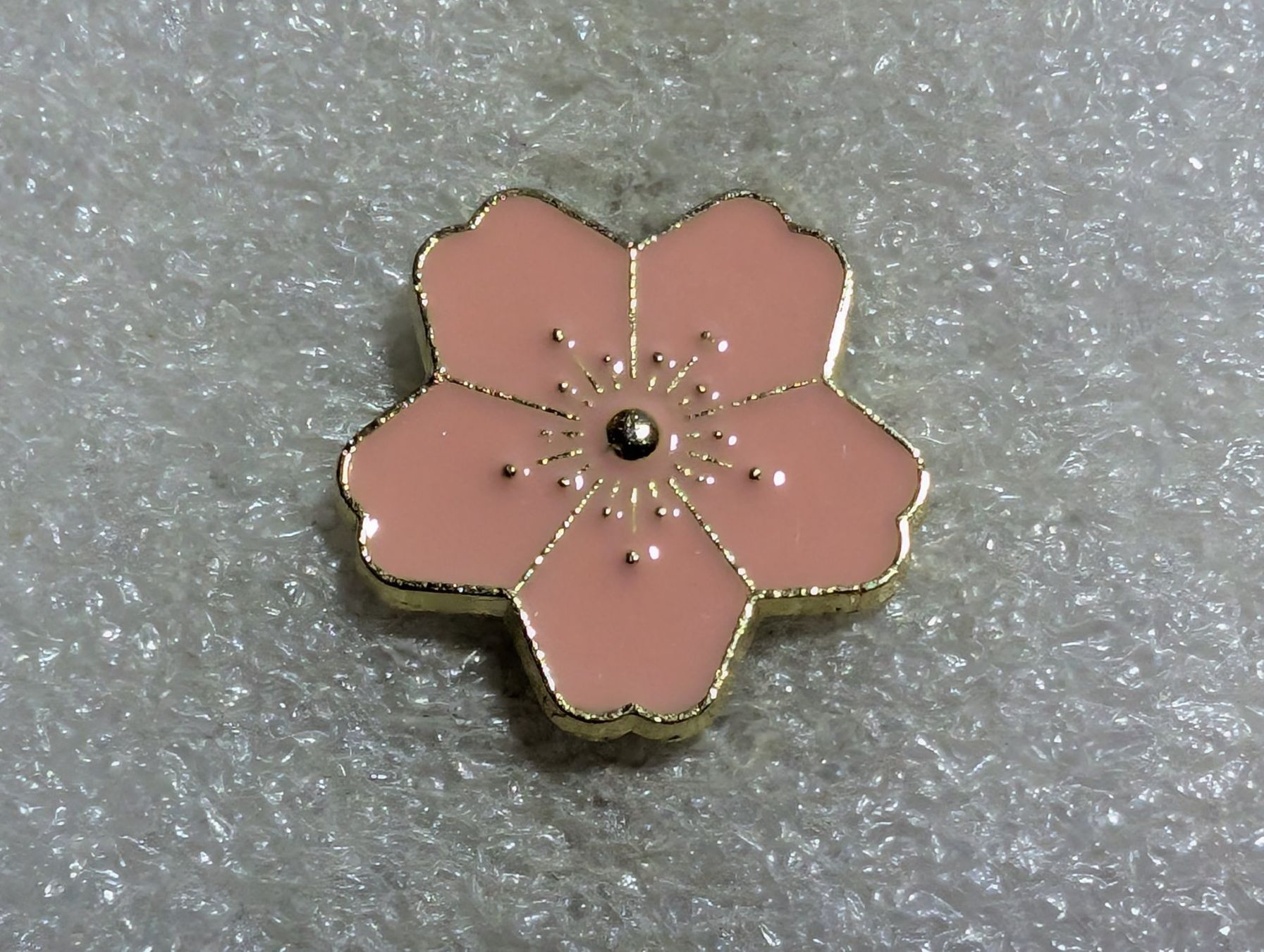 Plaketten & Abzeichen: Ansteckpin 106: Blume – Gebraucht aus Oppligen von Pin-Fall-Shop