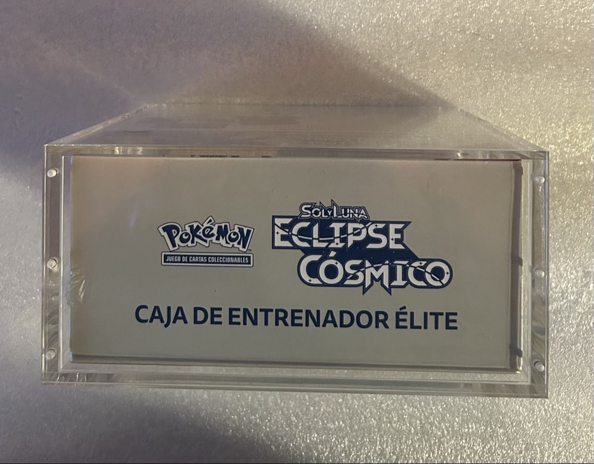 Pokémon Carte collezionabili: Pokémon - Cosmic Eclipse ETB - sealed / spanisch – Nuovo e nell'imballaggio originale da Diepoldsau venduto da Swiss.CLT 1
