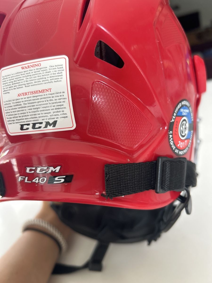 Ccm Caschi: Casque de hockey sur glace – Usato da Anieres venduto da mas_cgf5 4