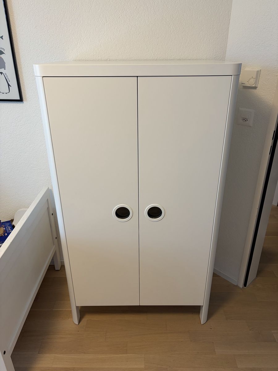 Armadi: Ikea Busunge Kinderkleiderschrank – Usato da Greifensee venduto da daniel1982