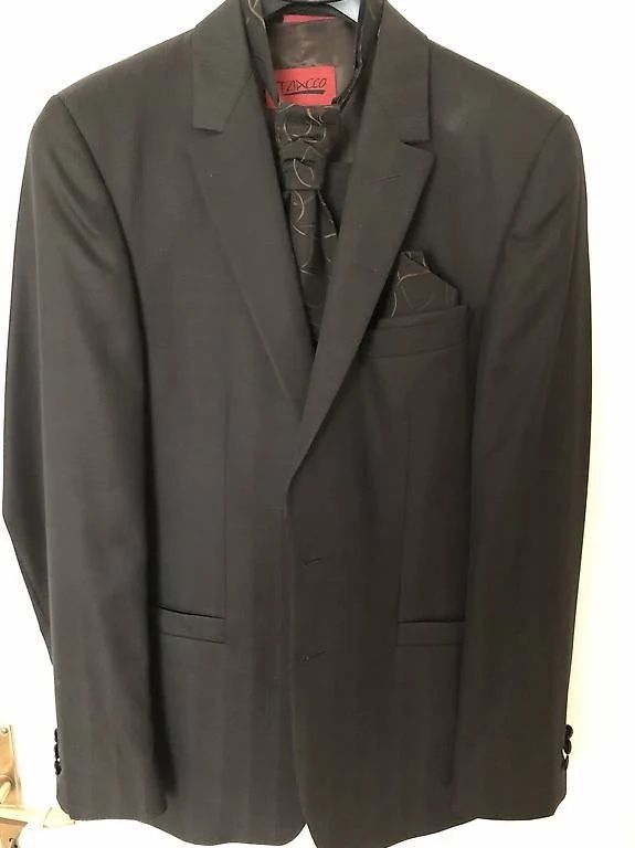 Costumes: Hochzeitsanzug Grösse 48/50 – D'occasion à St. Gallen par chrisjuergen