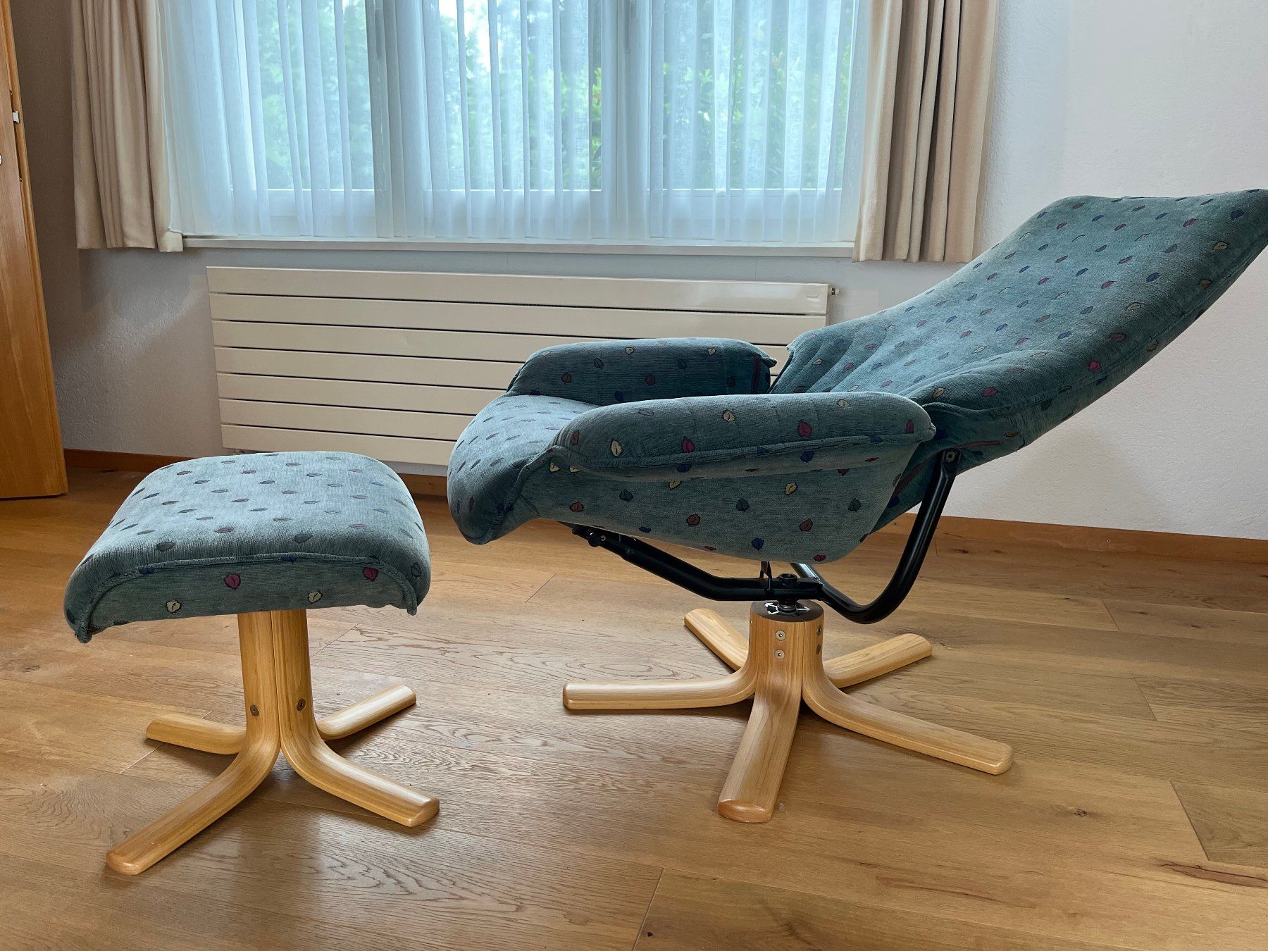 Sessel mit Hocker, drehbar, guter Zustand, Relaxsessel (Gebraucht) in Diepoldsau für CHF 45 – nur Abholung auf Ricardo kaufen