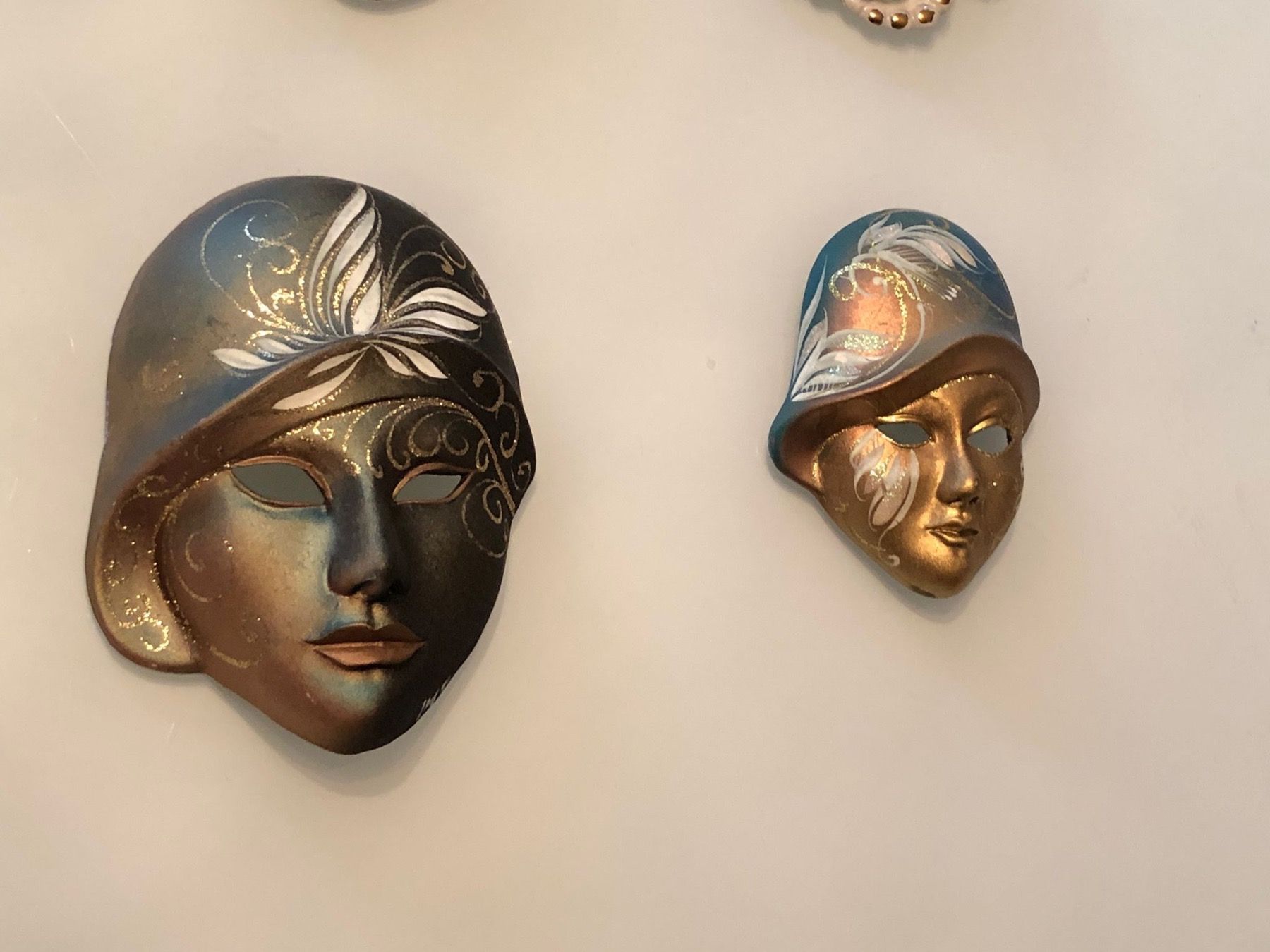 Masques: 4 Hübsche Venezianer Masken – D'occasion à Röschenz par Tashroal 1