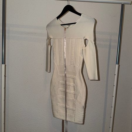 Kleid HOUSE OF CB cremefarben Grösse XS mit Etikett
