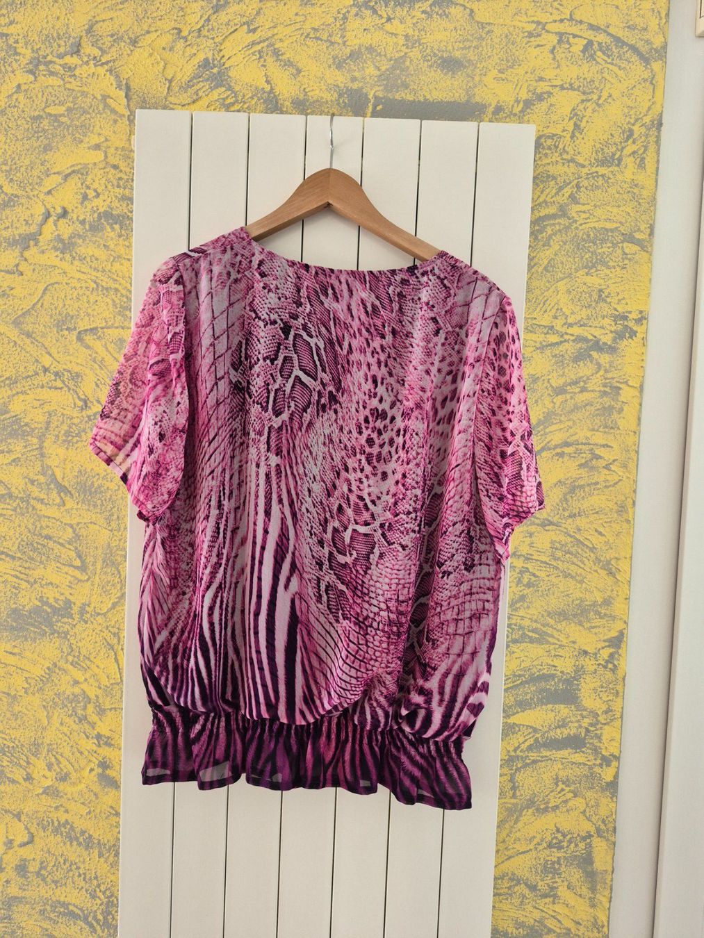 Camicette: Bluse mit Animal Print, Grösse 44, neuwertig – Usato da Sachseln venduto da Randow 1