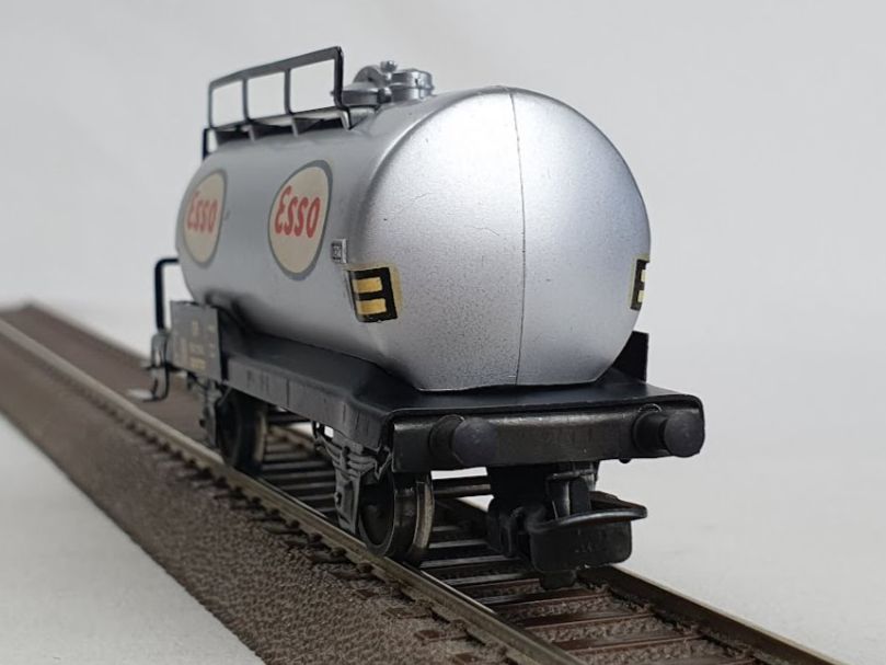 Märklin Modellini di ferrovie: Märklin 4501 DB Kesselwagen "ESSO", Version: 1962 – Usato da Seon venduto da voAllBah 4