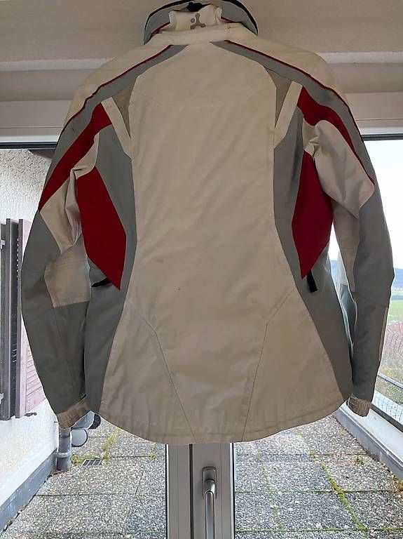 Giacche: Veste de ski (blanche-rouge-gris) – Usato da Chézard-St-Martin venduto da mar_mv7g 1