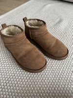 Ugg mini