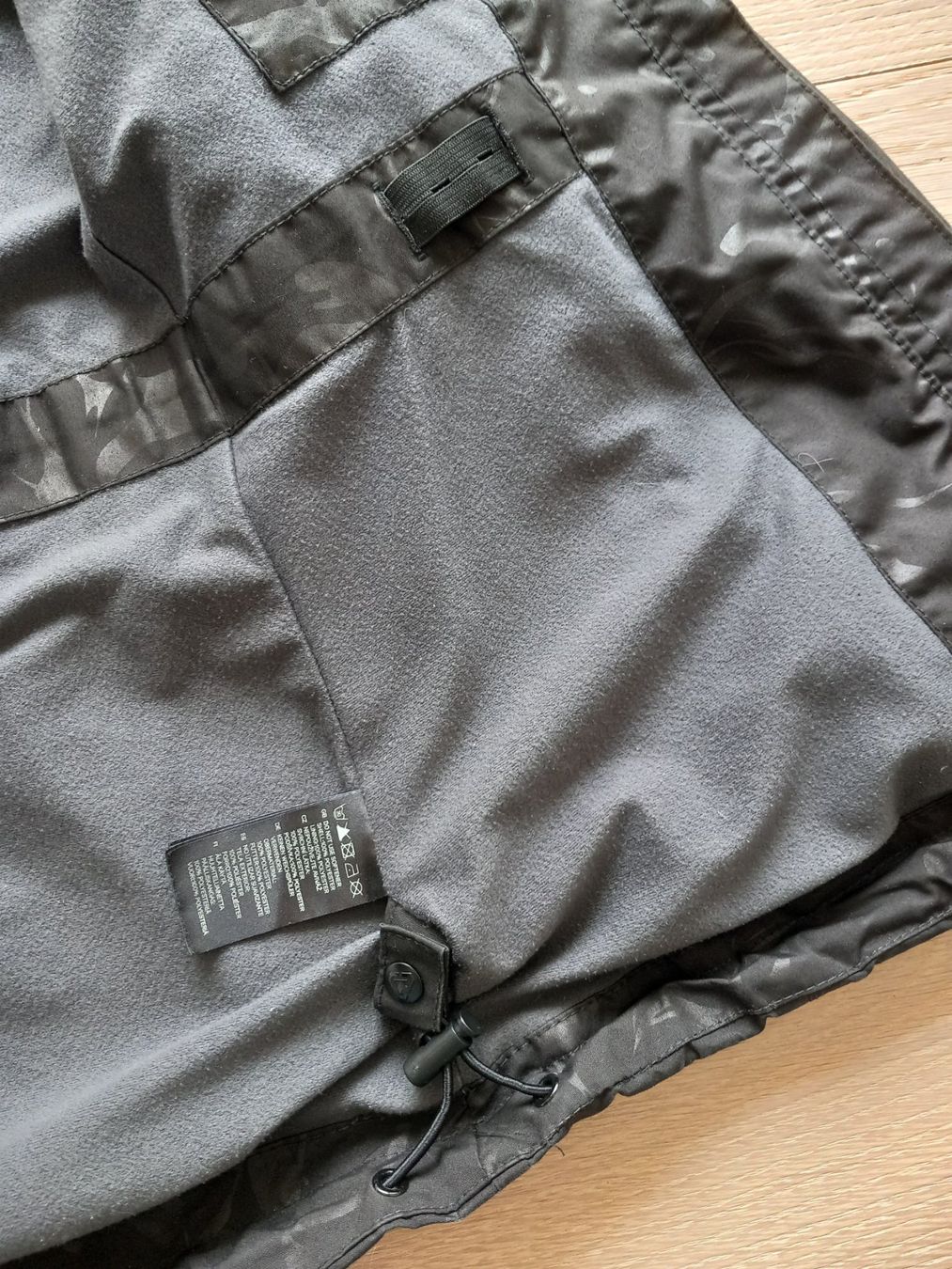 H&M Jacken & Mäntel: H&M Softshelljacke Gr. 158 Mädchen schwarz - grau – Gebraucht aus Oberuzwil von Tvistur80 8
