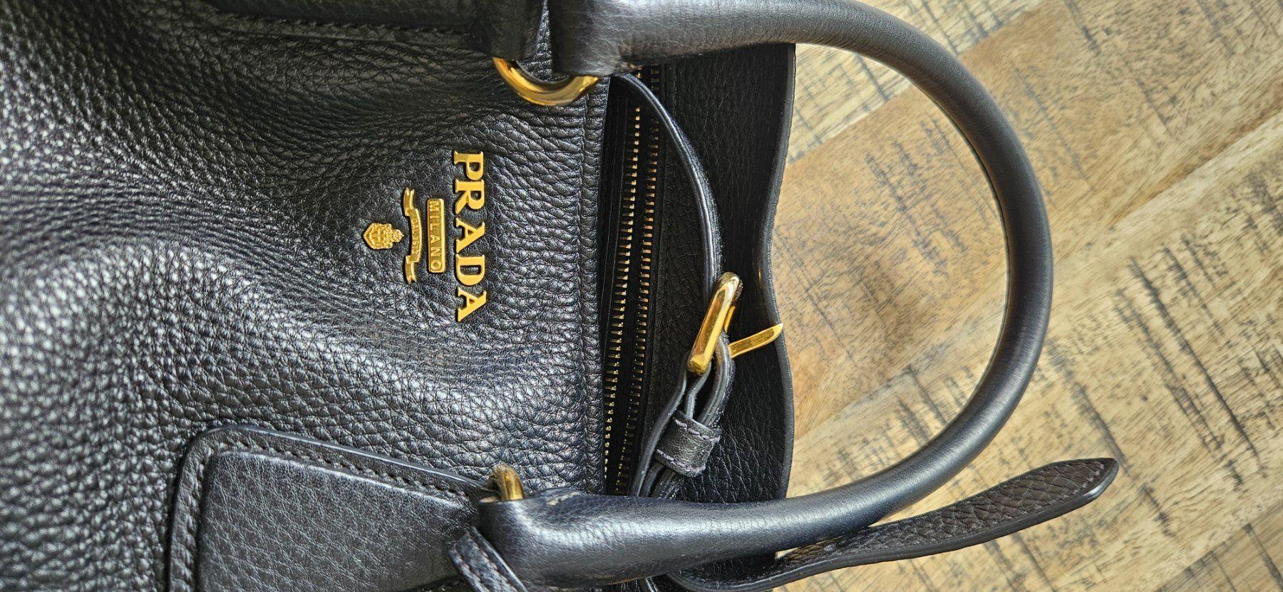 Prada Borse da donna: Prada Vitello Daino Tote Bag – Usato da Pfäffikon SZ venduto da neve1234 5